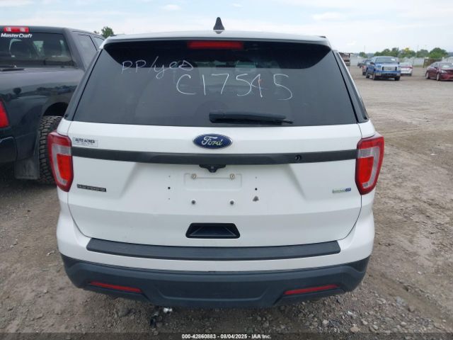 Ford Police Interceptor Image 16