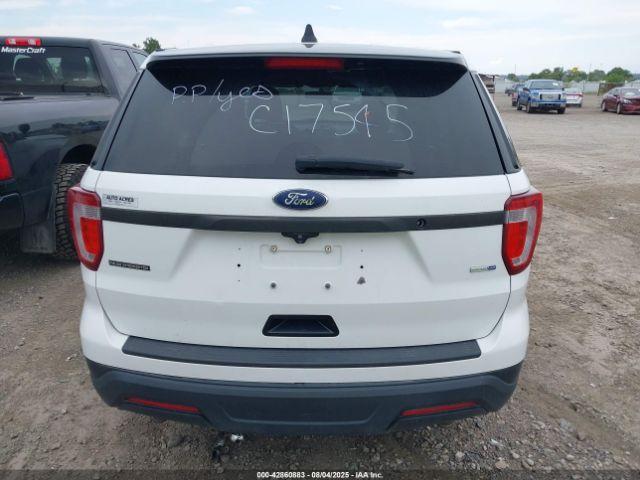 Ford Police Interceptor Image 16