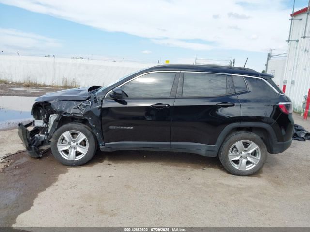 Jeep Compass Latitude 4x4 Image 8