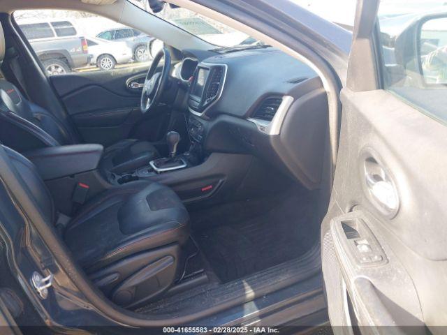 Jeep Cherokee Trailhawk 4x4 Image 6