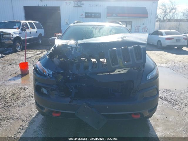 Jeep Cherokee Trailhawk 4x4 Image 10