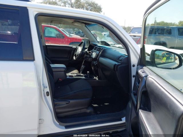 Toyota 4Runner Trail Image 16