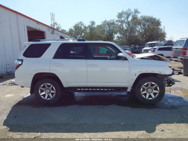 Toyota 4Runner Trail Image 17