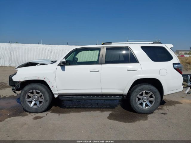 Toyota 4Runner Trail Image 11