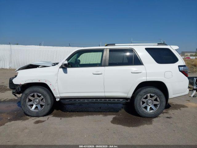 Toyota 4Runner Trail Image 11