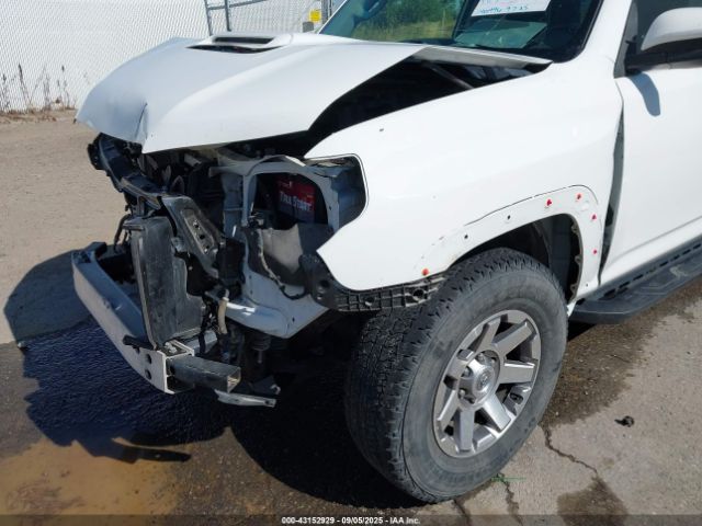 Toyota 4Runner Trail Image 9