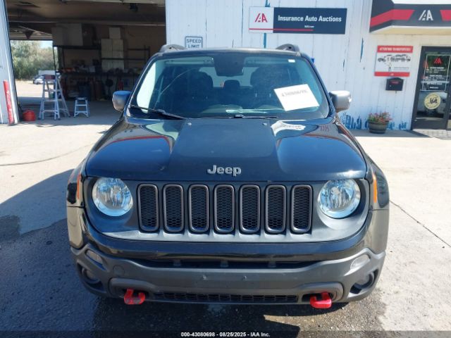 Jeep Renegade Trailhawk Image 8