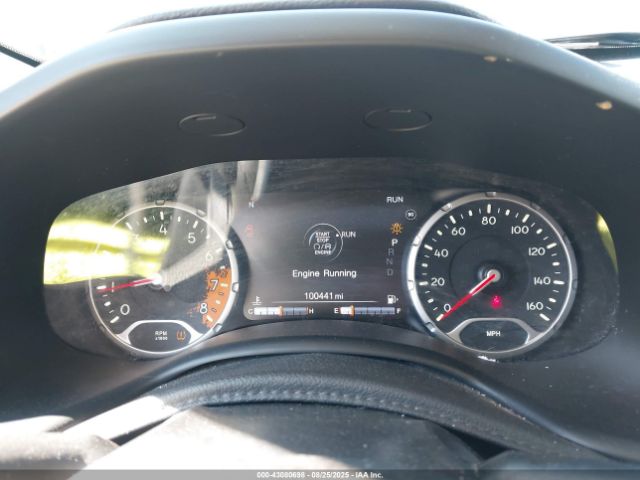 Jeep Renegade Trailhawk Image 9