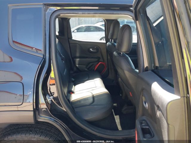 Jeep Renegade Trailhawk Image 7