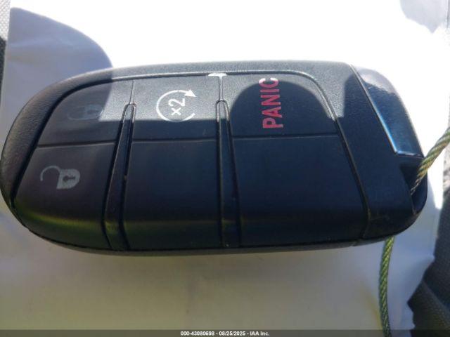 Jeep Renegade Trailhawk Image 13