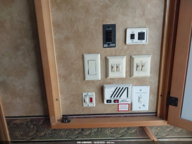 Keystone Eve Travel Trailer Image 2