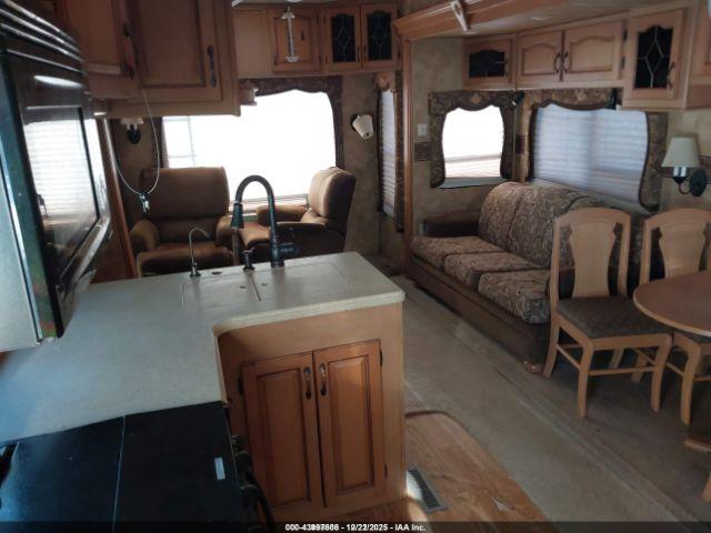 Keystone Eve Travel Trailer Image 3