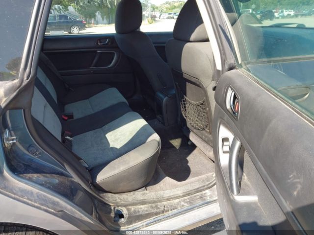 Subaru Outback 2.5i Image 9