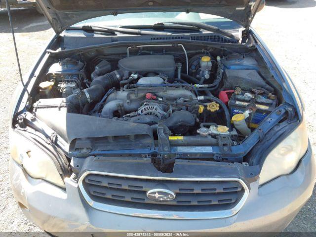Subaru Outback 2.5i Image 10