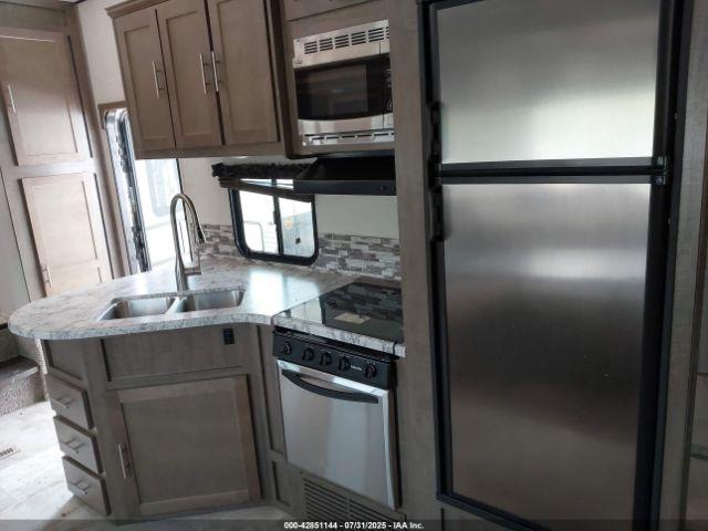 Forest River Surveyor Image 12