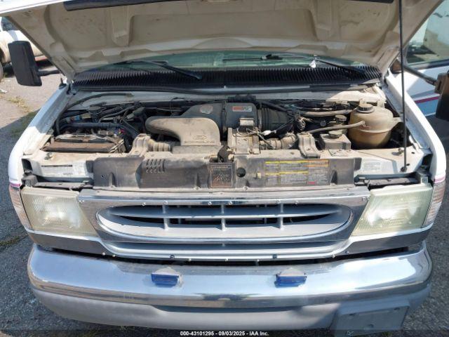 Ford Econoline E350 Cutaway Van Image 12