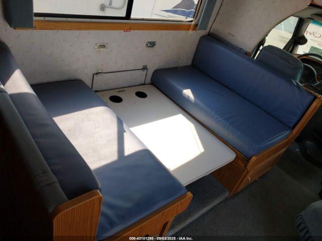 Ford Econoline E350 Cutaway Van Image 17