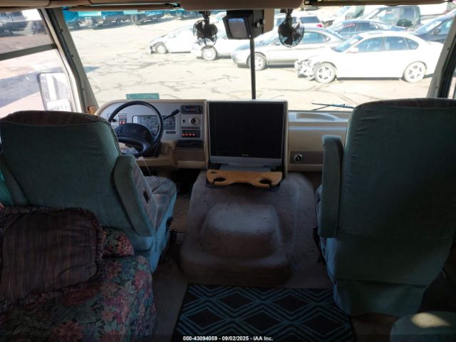 Ford F-530 Super Duty Image 4