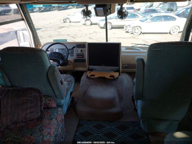 Ford F-530 Super Duty Image 4