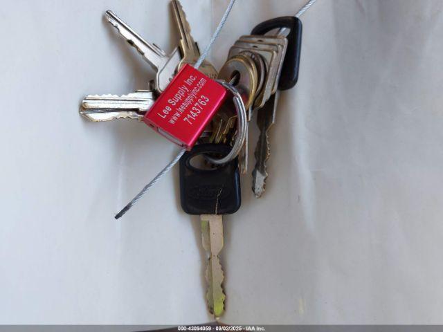 Ford F-530 Super Duty Image 13