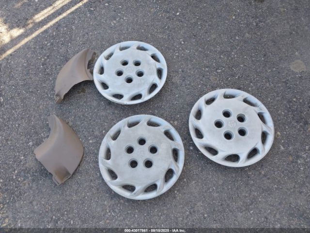 Toyota Camry Le Image 14