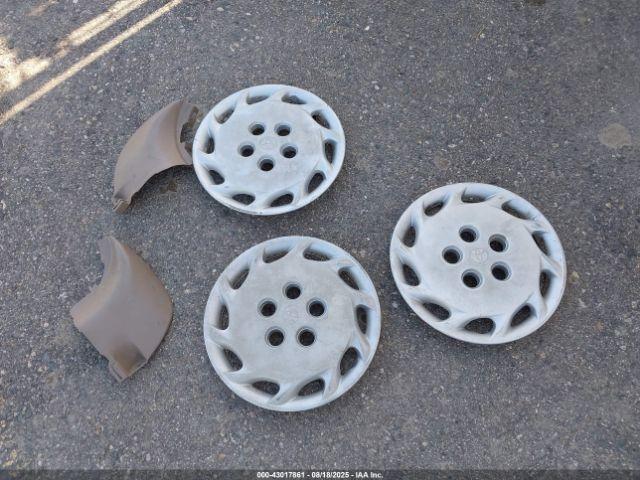 Toyota Camry Le Image 14