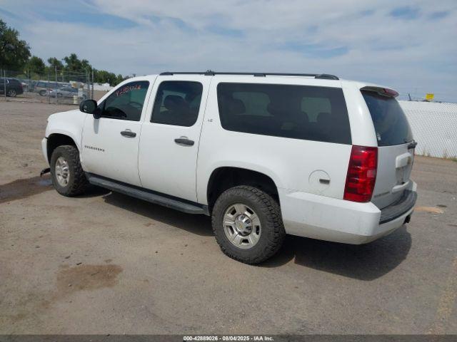 Chevrolet Suburban 2500 Ls Image 12