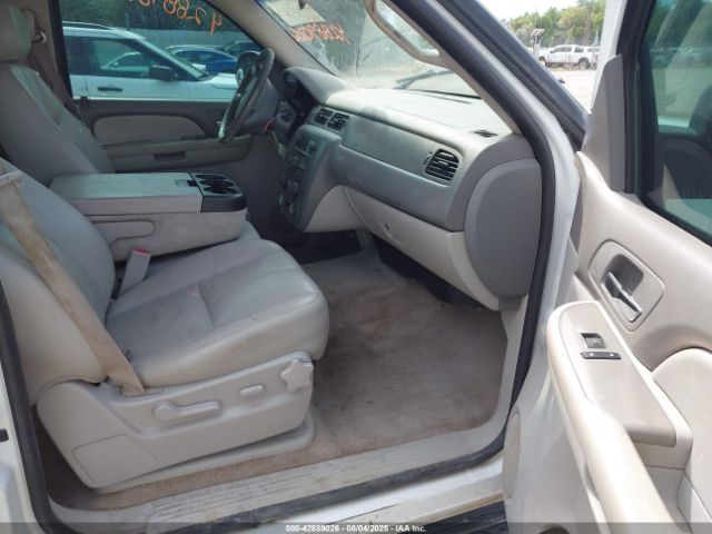 Chevrolet Suburban 2500 Ls Image 9