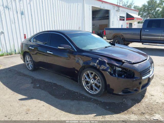  Salvage Nissan Maxima