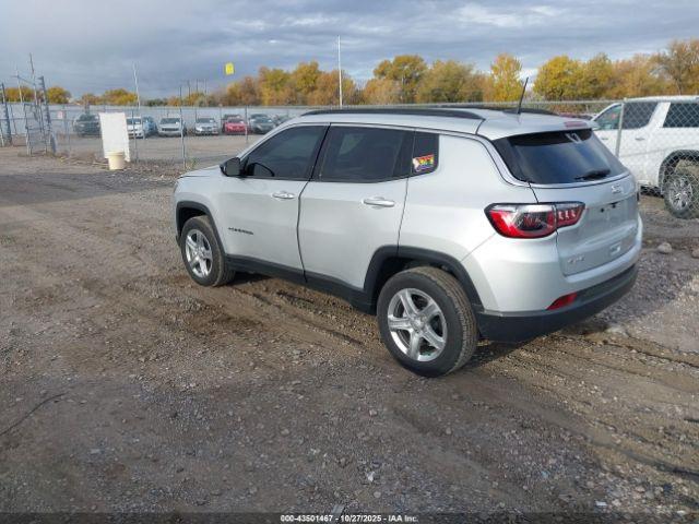 Jeep Compass Latitude 4x4 Image 13