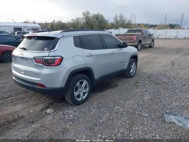Jeep Compass Latitude 4x4 Image 9