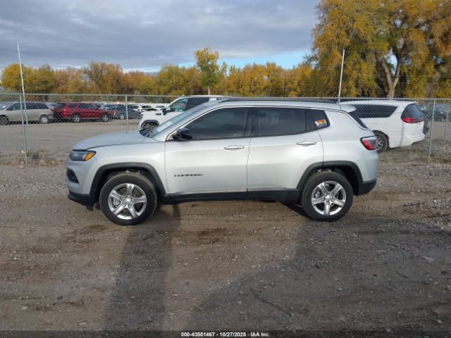 Jeep Compass Latitude 4x4 Image 12
