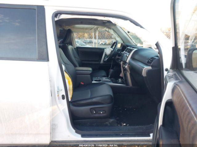 Toyota 4Runner Sr5 Premium Image 5