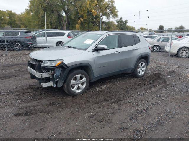 Jeep Compass Latitude 4x4 Image 2