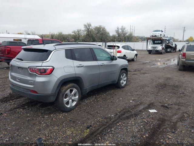 Jeep Compass Latitude 4x4 Image 16
