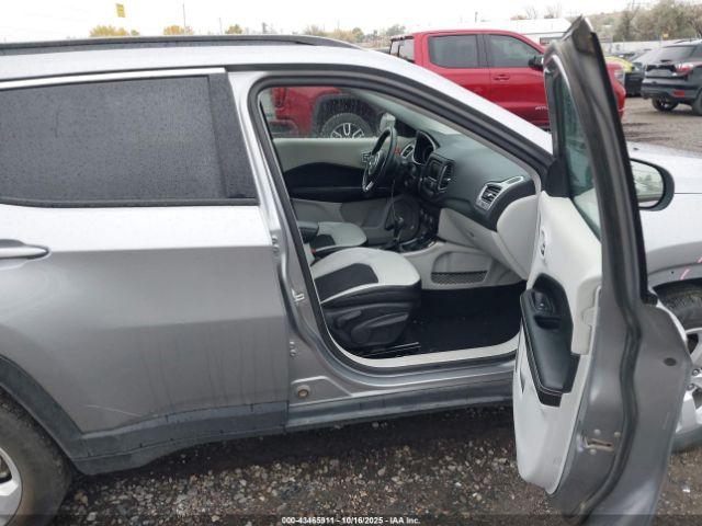 Jeep Compass Latitude 4x4 Image 5