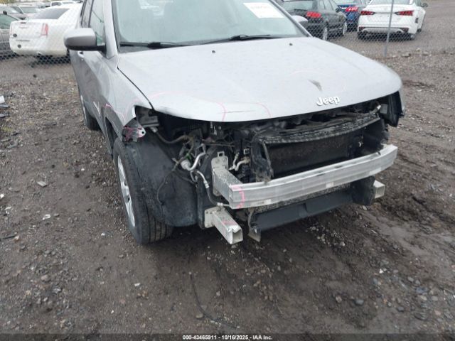 Jeep Compass Latitude 4x4 Image 13