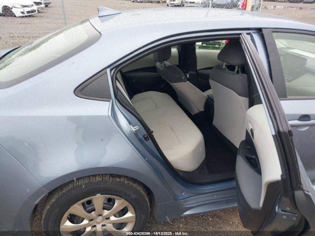 Toyota Corolla Le Image 13