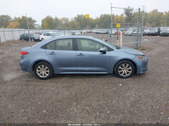 Toyota Corolla Le Image 10