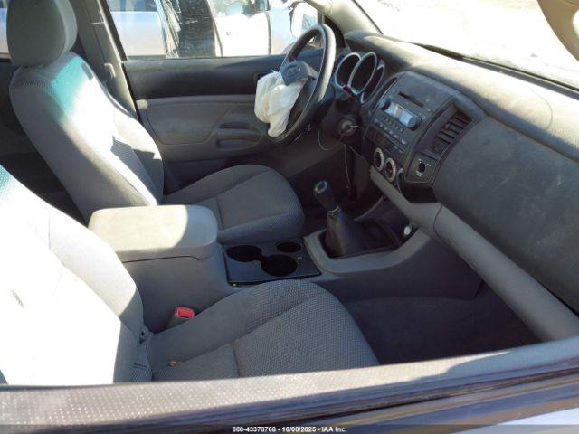 Toyota Tacoma Image 8