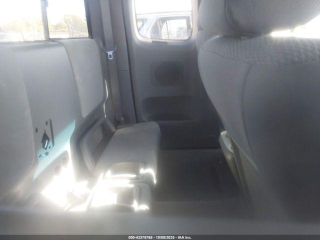 Toyota Tacoma Image 9