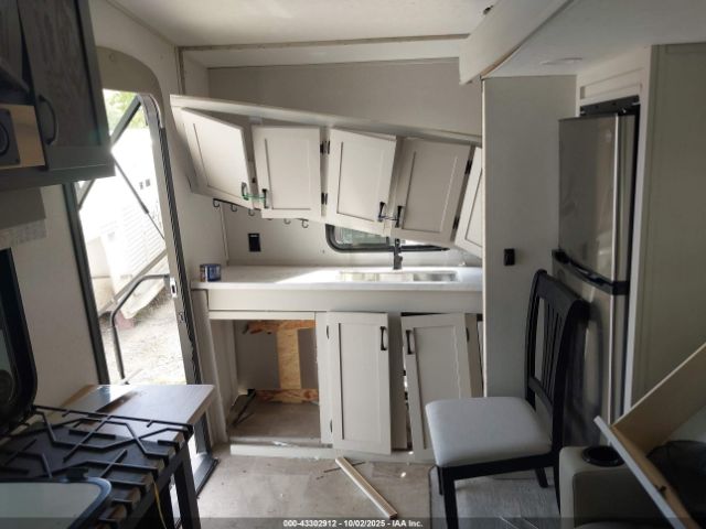 Forest River Chaparral Lite Clf235rk Image 4