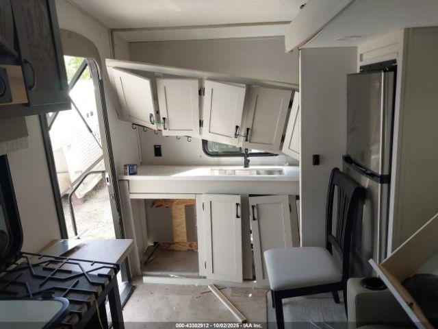 Forest River Chaparral Lite Clf235rk Image 4