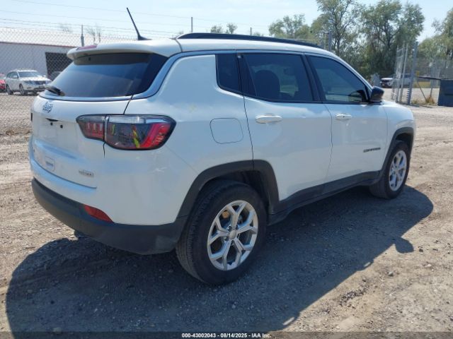 Jeep Compass Latitude 4x4 Image 6