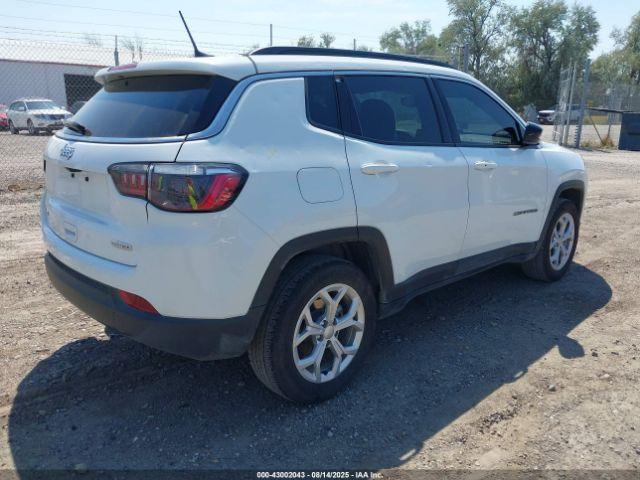 Jeep Compass Latitude 4x4 Image 6