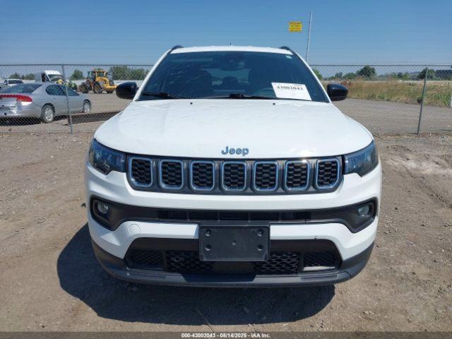 Jeep Compass Latitude 4x4 Image 15