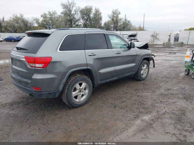 Jeep Grand Cherokee Laredo Image 3
