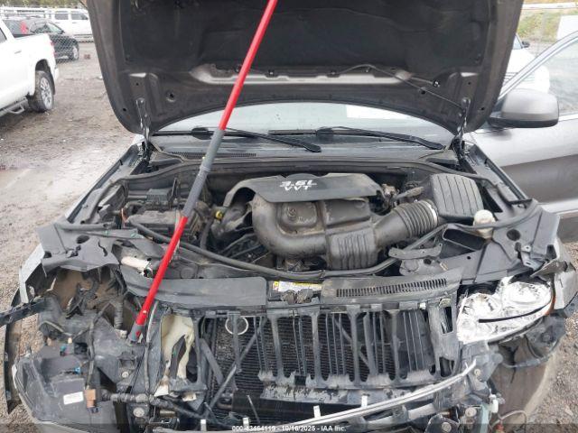 Jeep Grand Cherokee Laredo Image 12