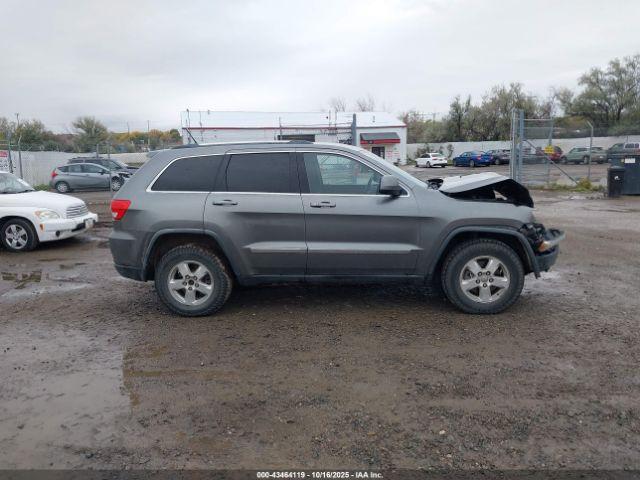 Jeep Grand Cherokee Laredo Image 2
