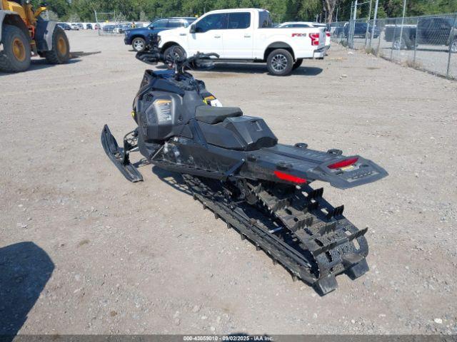 Ski-doo Summit 850 Exp 175 Image 2